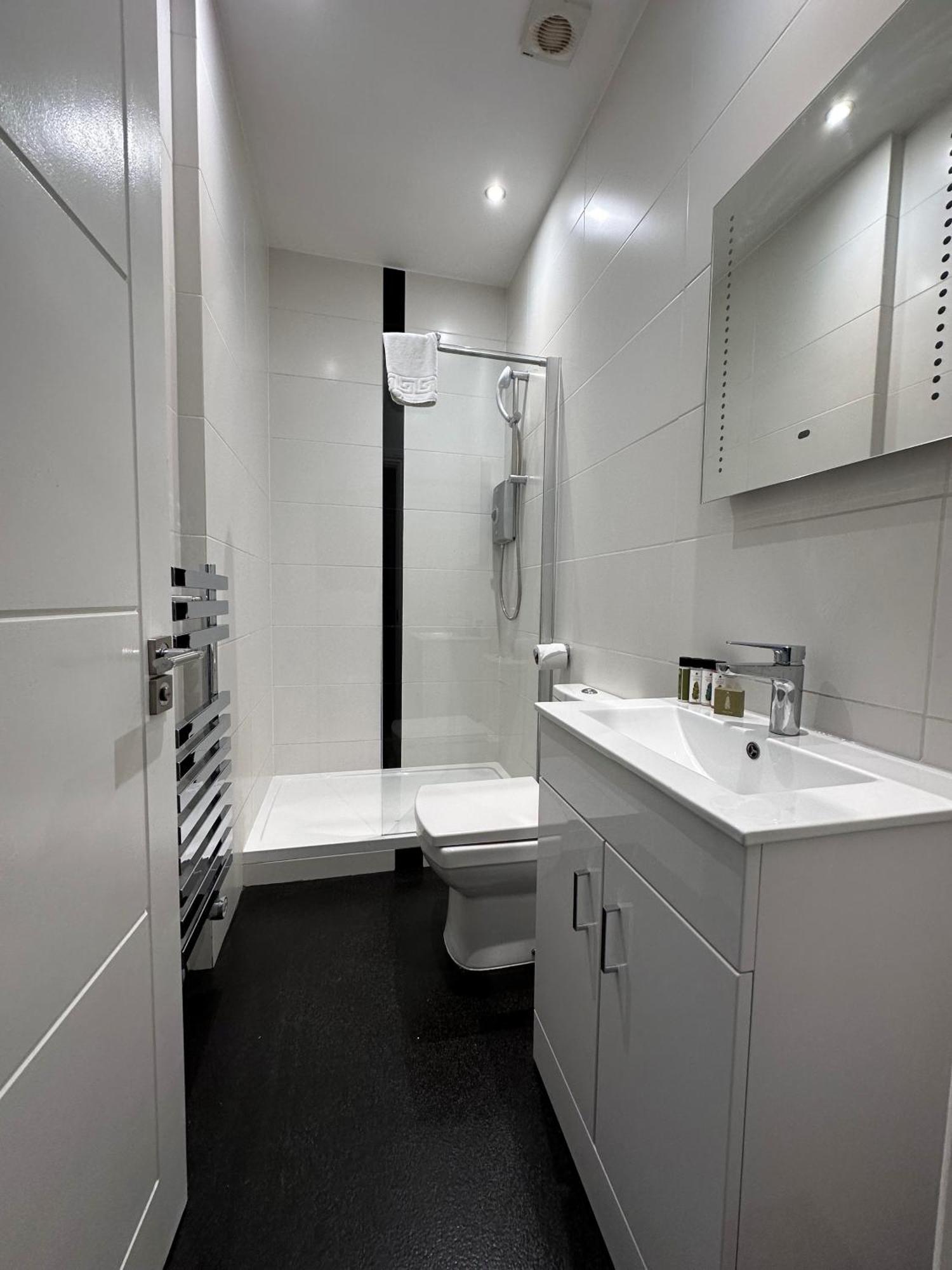 Apt 1, Soho Apartments 1St Floor By Indigo Flats Londra Dış mekan fotoğraf