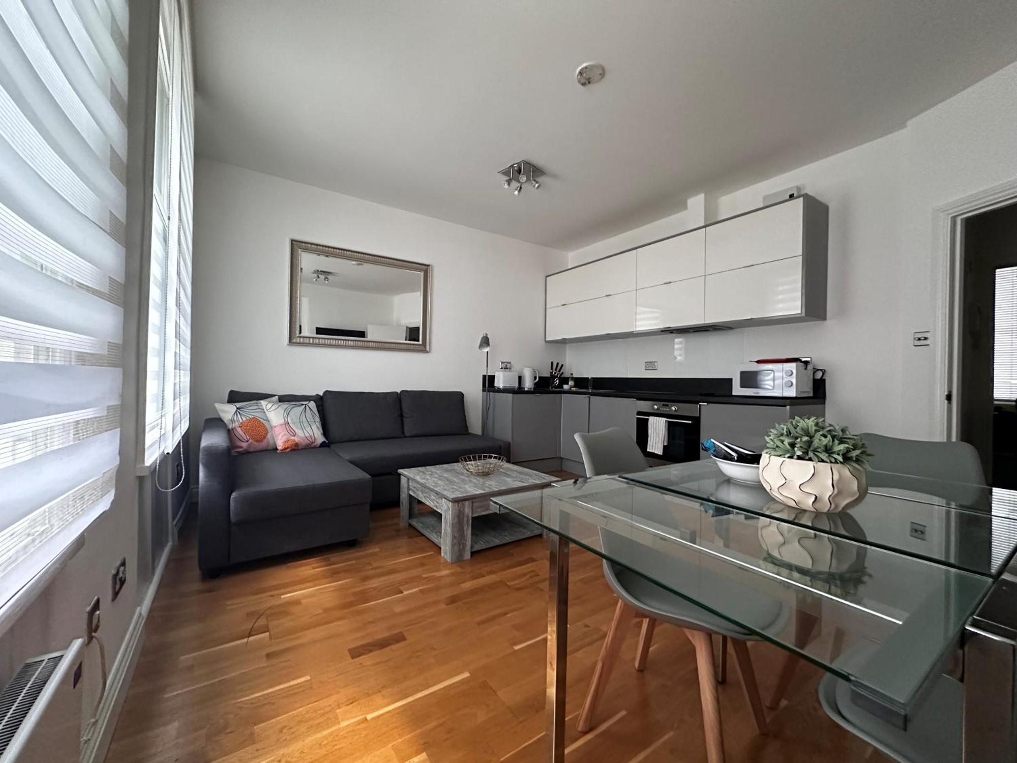 Apt 1, Soho Apartments 1St Floor By Indigo Flats Londra Dış mekan fotoğraf