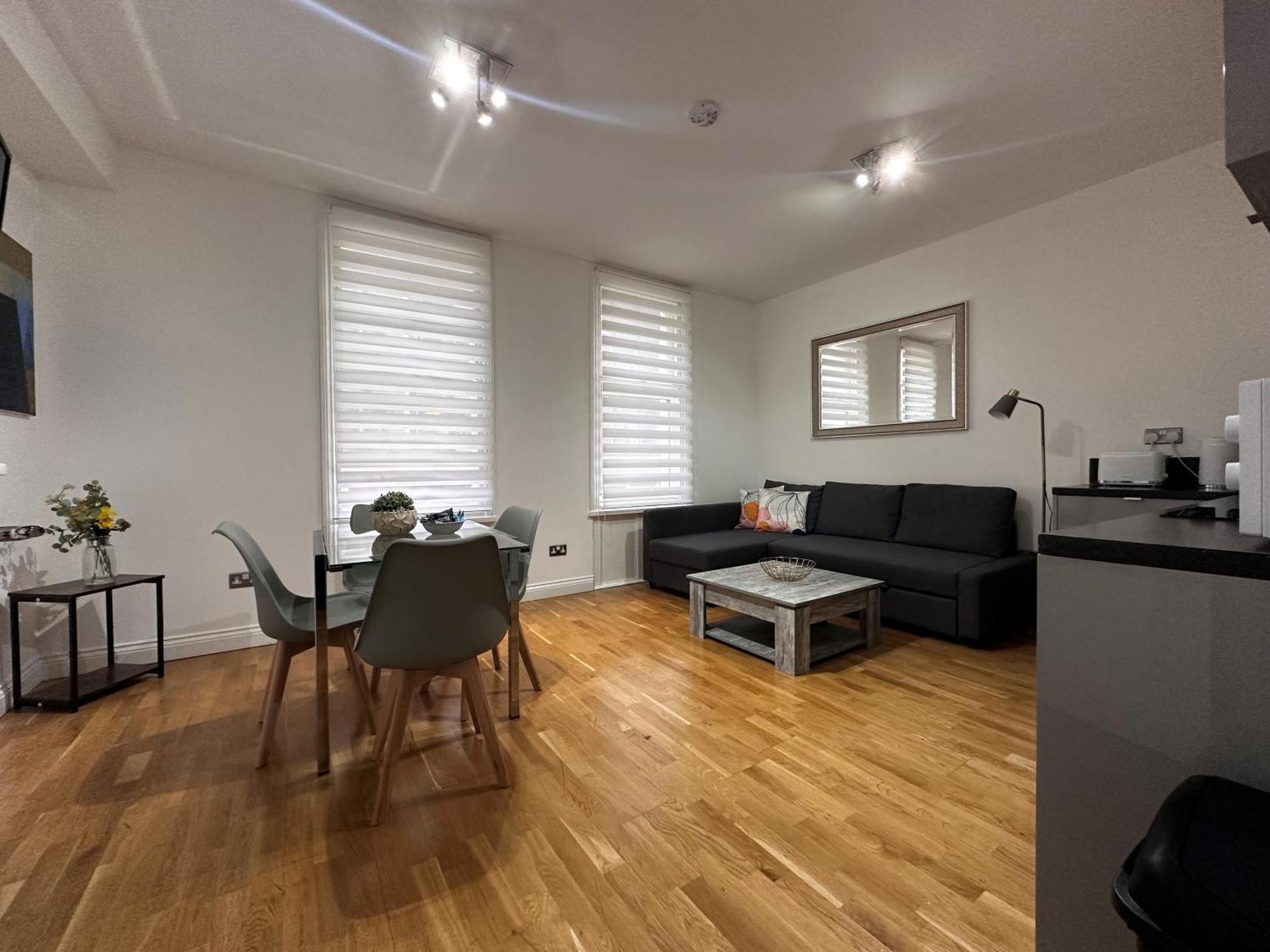 Apt 1, Soho Apartments 1St Floor By Indigo Flats Londra Dış mekan fotoğraf